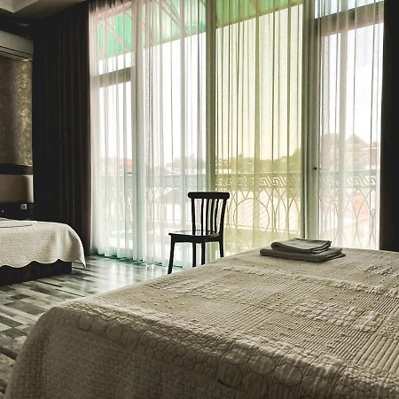 Discovery Hotel Кутаиси Екстериор снимка