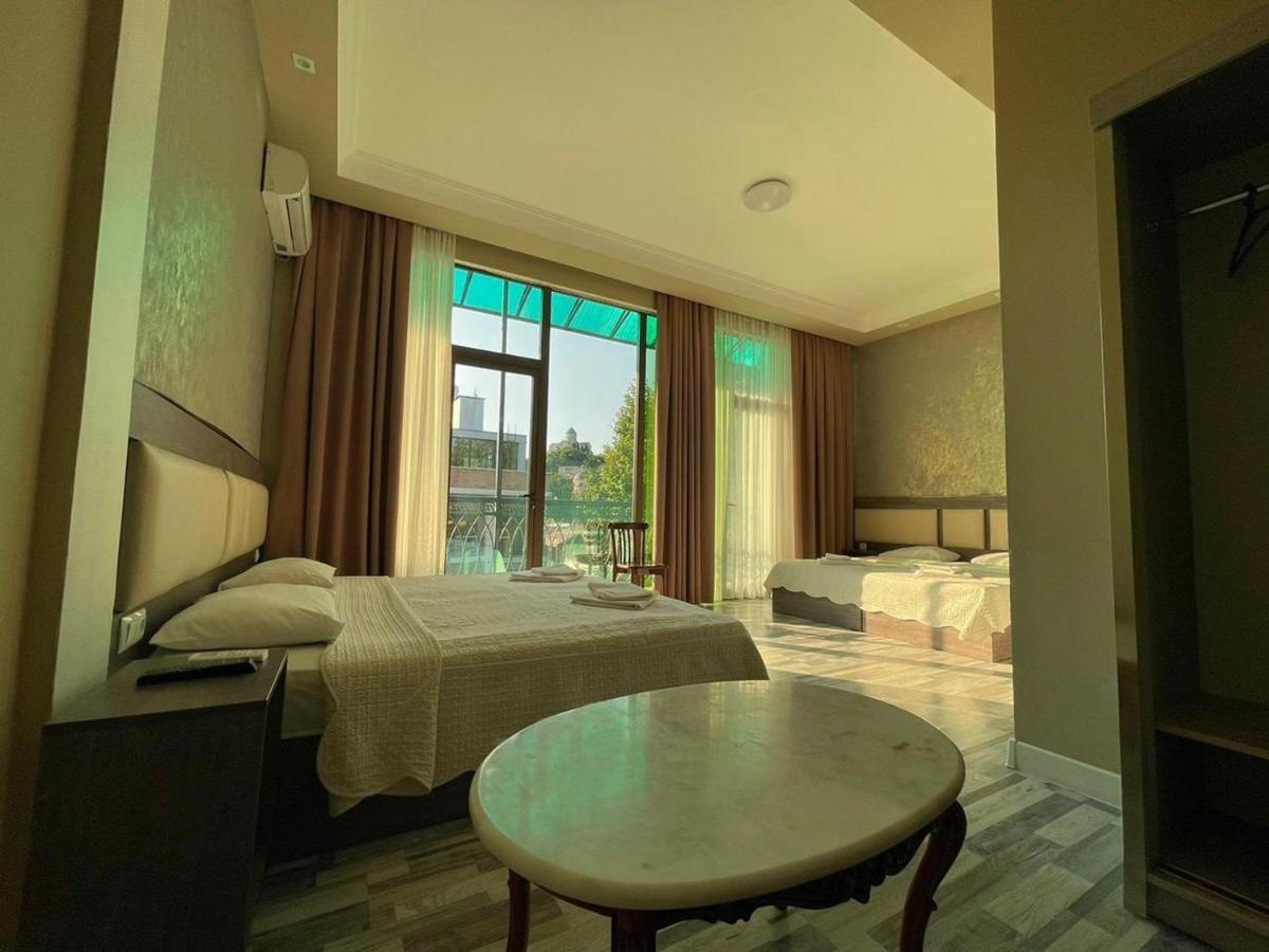 Discovery Hotel Кутаиси Екстериор снимка