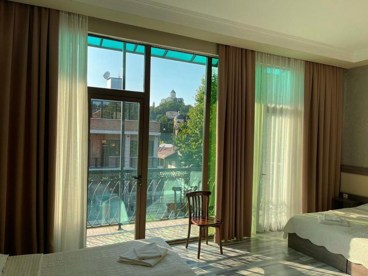 Discovery Hotel Кутаиси Екстериор снимка