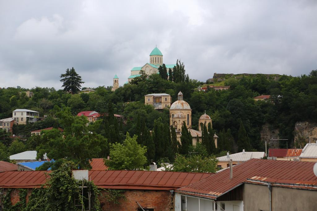 Discovery Hotel Кутаиси Екстериор снимка