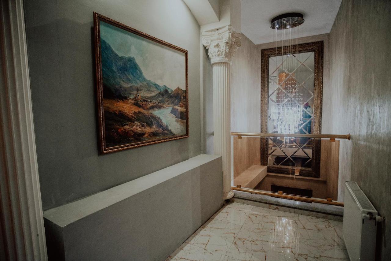 Discovery Hotel Кутаиси Екстериор снимка