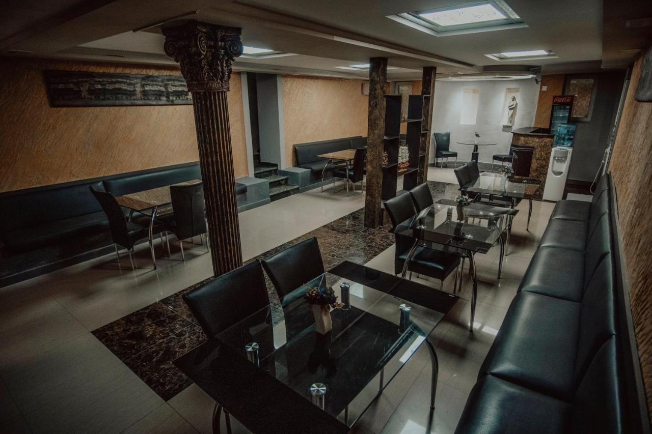 Discovery Hotel Кутаиси Екстериор снимка