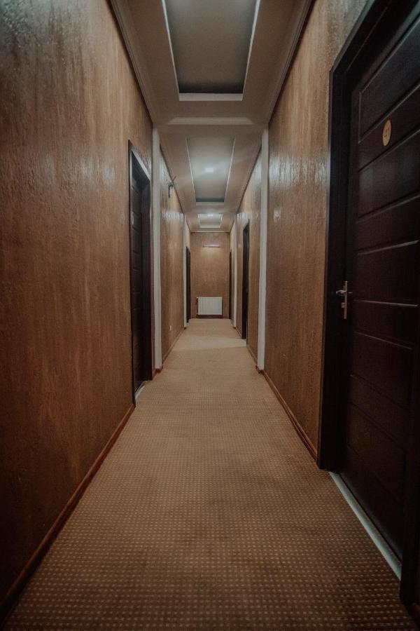 Discovery Hotel Кутаиси Екстериор снимка
